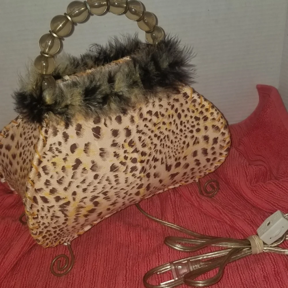 EXCELLENT PRE-OWNED CONDITION NIGHT LIGHT PURSE